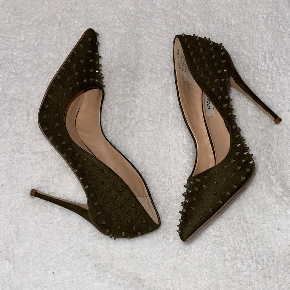 Pre owned Steve Madden army green size 7 US